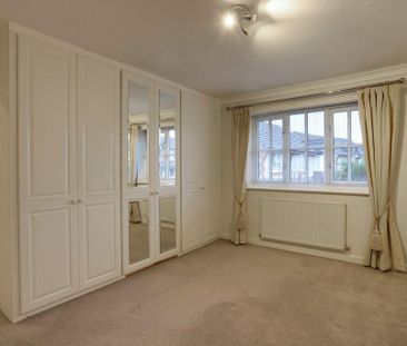 4 bedroom detached house to rent - Photo 4
