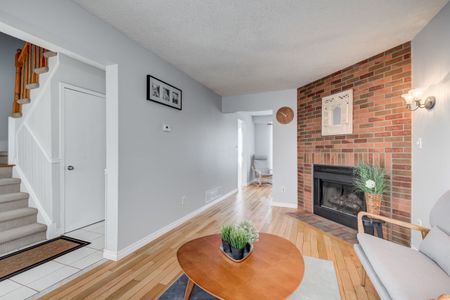For Lease - 913 Dyer Court, Oshawa, Ontario - Photo 2