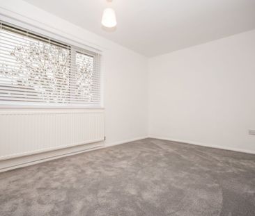 1 bedroom flat - Photo 2