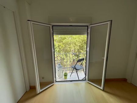 Calle Gonzalo de Berceo, Sevilla, Andalusia 41010 - Photo 3