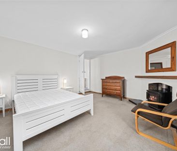 Fully Furnished Unit in Sought After West Hobart - Electricity, Gar... - Photo 5