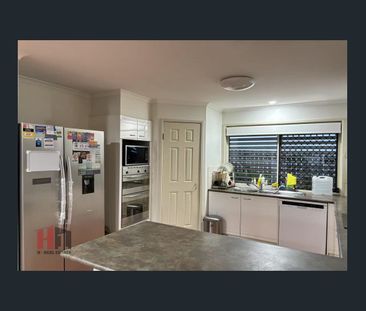 Nearly Brand New Single Room for Rent in Wishart! - Photo 2