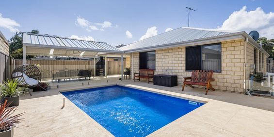 Your Summer Escape - Photo 3