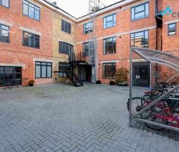 1 Bed Flat, St James's Road, SE1 - Photo 3