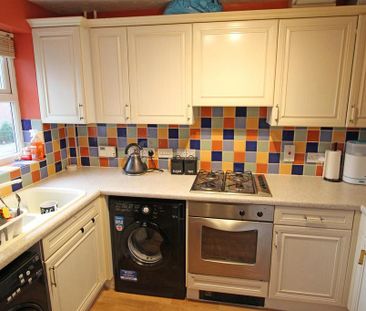 2 bedroom end of terrace house to rent - Photo 5