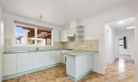 Spacious Family Living with the Luck of Number 8 - Photo 2