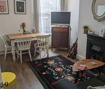3 Bed Terraced House, Thornton Road, M14 - Photo 2