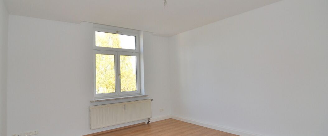 Schöne, helle 2 Zimmer Wohnung im Erdgeschoss - Bad mit Fenster - Foto 1