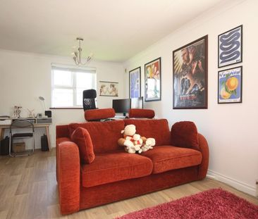 Midhope Road, Woking - Photo 1