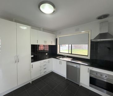 Comfortable Family Living - Photo 4