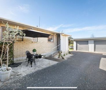 Comfy private 2brm townhouse - Photo 4