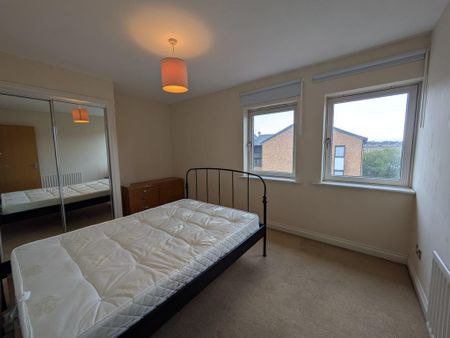 3 bedroom flat to rent - Photo 4