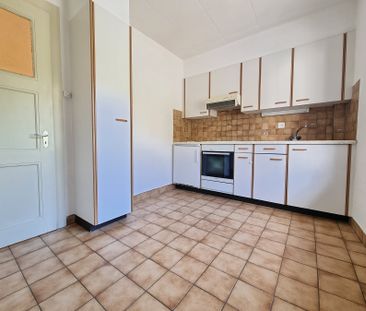 Charmant appartement de 2.5 pièces avec balcon à deux pas du centre - Photo 5