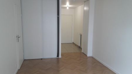 location Appartement T2 DE 42m² À VELIZY-VILLACOUBLAY - Photo 2