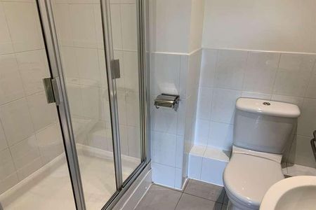 Lincoln Court, Chapelford, WA5 - Photo 2