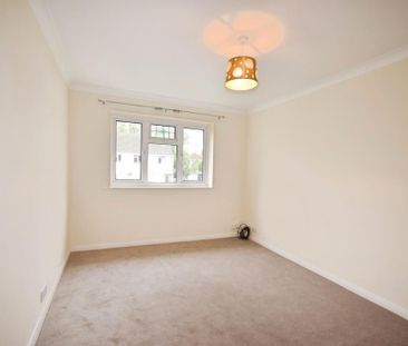 2 bedroom maisonette to rent - Photo 4