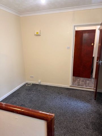 1 Bed Flat, Russell Rise, LU1 - Photo 4