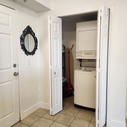 2319, 1121-6 Ave SW, Calgary, AB - Photo 1