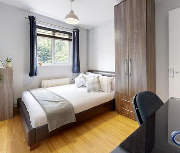 1 bedroom in a house share to rent - Photo 5