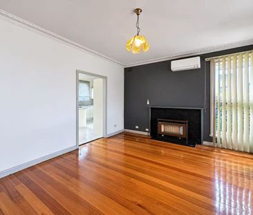 Comfortable Family Home in an Exceptional Doncaster East Location!!! - Photo 2