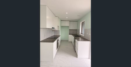 Fully Renovated 3-Bedroom House for Rent - Photo 4