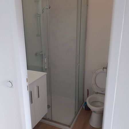 Studio neuf - Meublé et équipé - Tram Jean Moulin - Photo 4