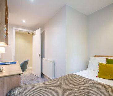 3 bedroom flat to rent - Photo 6