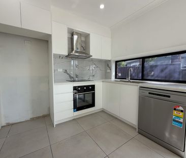 Brand New 2-Bedroom Granny Flat - Modern Living & Low Maintenance - Photo 4