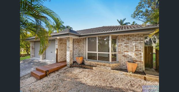 For Lease: Freshly Painted Spacious Family Home in a Peaceful, Leafy Pocket of Edens Landing! - Photo 1