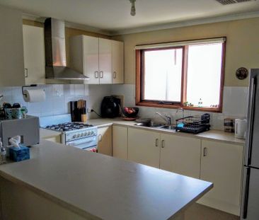 Morphett Vale - Photo 4