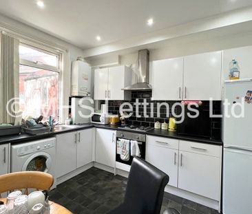 3 Bedroom Mid Terraced House for rent in Beamsley Grove - Photo 3