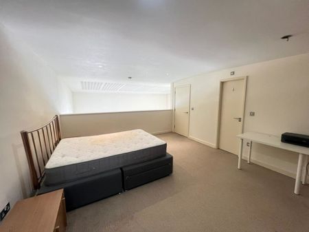 Bishopsgate Wharf, Aldbourne Road - - Photo 3