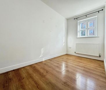 2 bedroom end of terrace house to rent - Photo 5