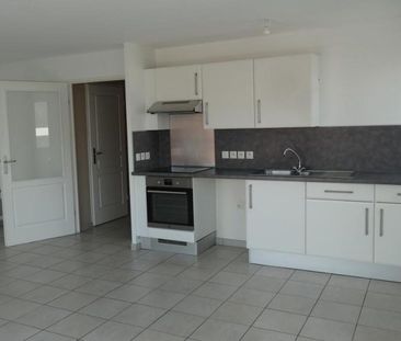 Vendeville, apt T3 de 65m2, 2eme étage, avec balcon et 2 parkings, ... - Photo 3