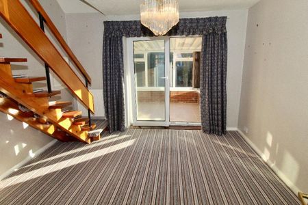 3 bedroom semi-detached house to rent - Photo 2