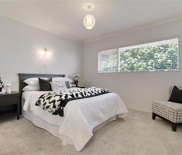 ELEVATED APARTMENT WITH SEA VIEWS - Photo 5