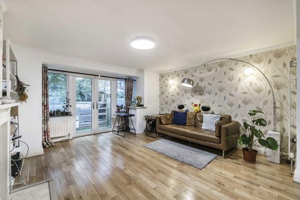 4 bedroom terraced house to rent - Photo 1