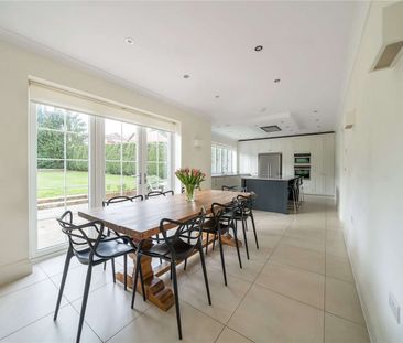 A well-proportioned and immaculately presented family home set with... - Photo 1