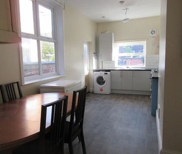 3 bedroom terraced house to rent - Photo 6
