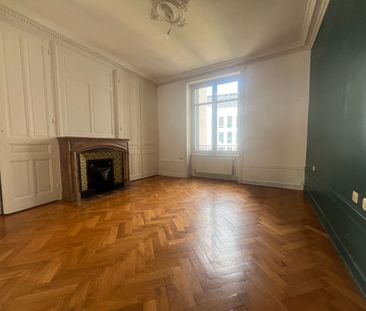 À louer : Superbe T4 de 98m² au coeur des Brotteaux, Lyon 6ème. Cha... - Photo 2