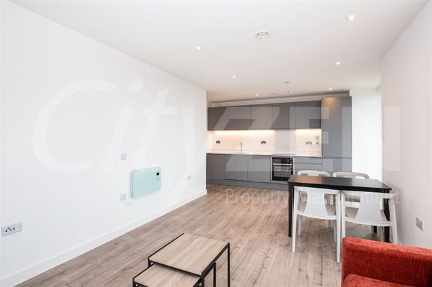 Manchester - Photo 1