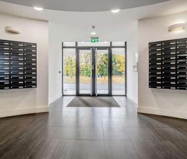 Bracknell, Berkshire, RG12 - Photo 1