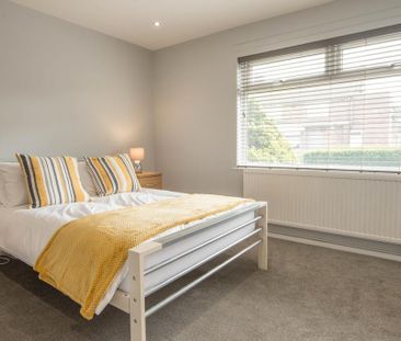 4 bedroom semi-detached house to rent - Photo 6