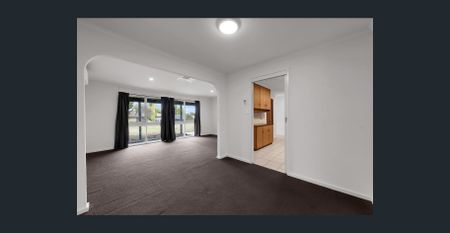 Spacious Home in Convenient Surrey Downs Location - Photo 5