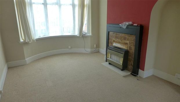 3 bedroom end of terrace house to rent - Photo 1