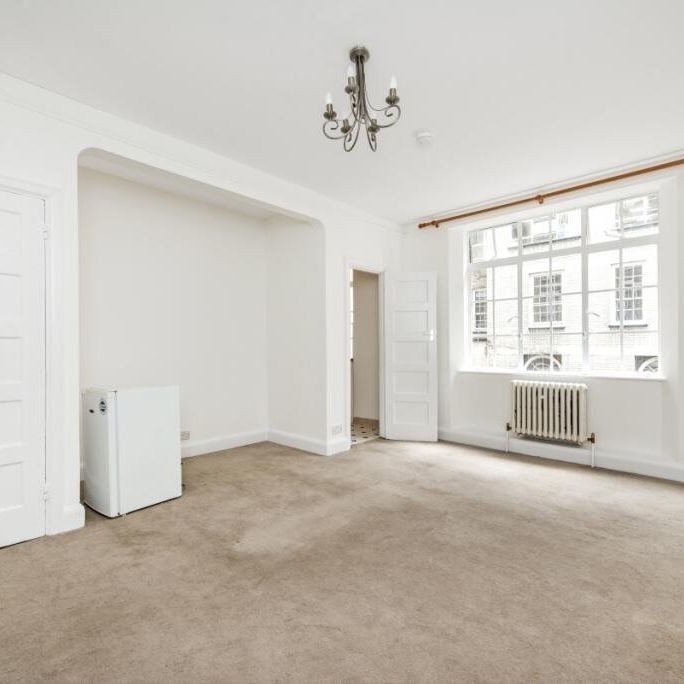 Upper Woburn Place, London, WC1H - Photo 1