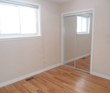 1415 Ghent Avenue, Burlin - Photo 5