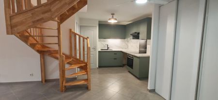 A LOUER - Appartement rénové 68 M2Jonquières centre ville Martigues T3 en duplex, au 2eme étage, - Photo 4