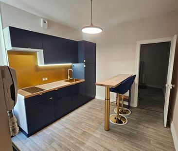 Location Appartement 1 pièce 27m² ORLEANS 45000 - Photo 2