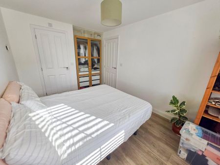 3 bedroom semi-detached house to rent - Photo 5